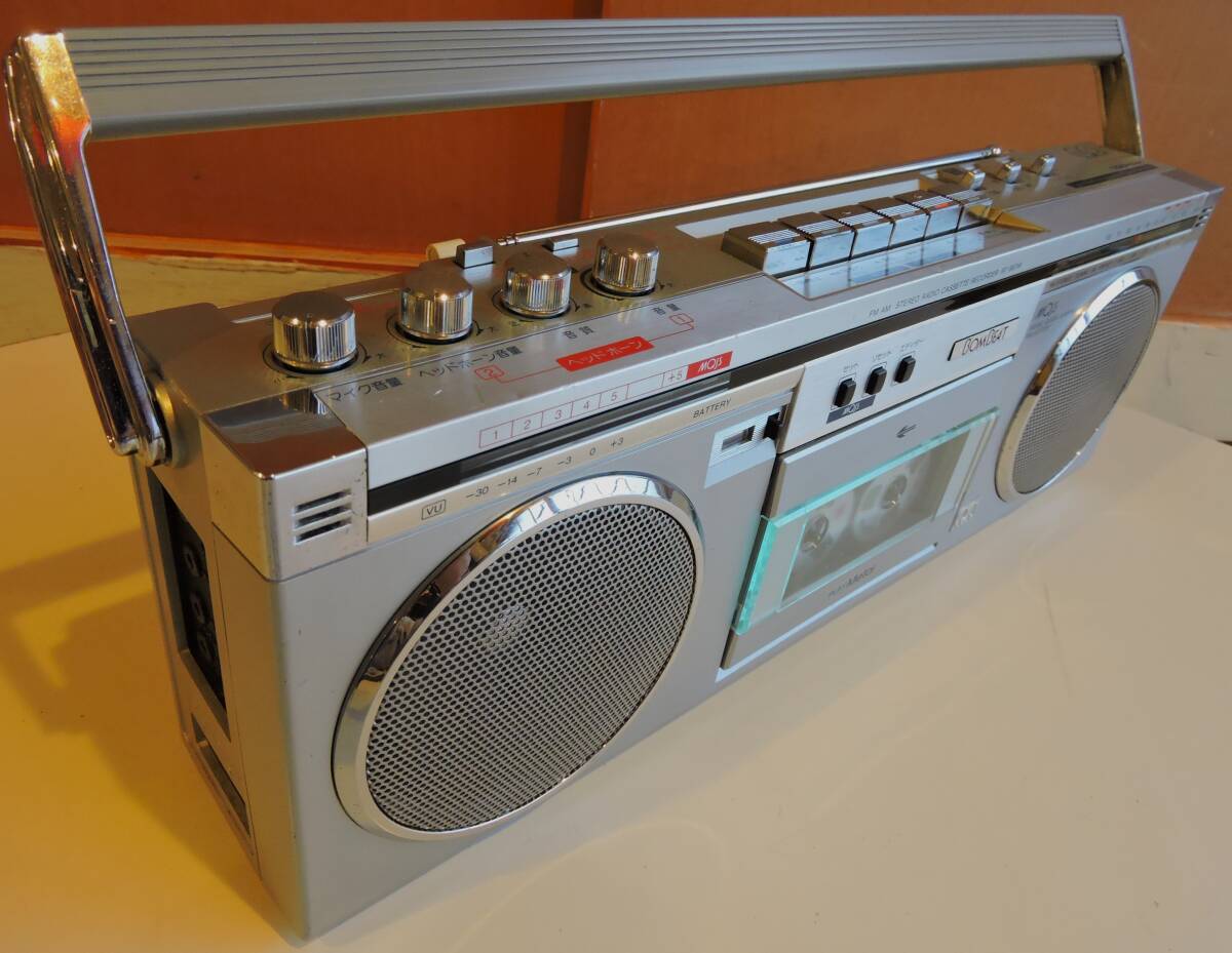 Yahoo!オークション - 80s 東芝 BOMBEAT 2系統出力 ラジカセ RT-S63W