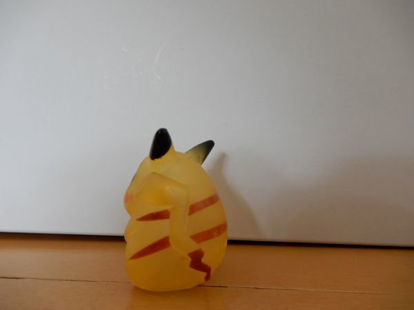送料込み クリア ポケモンキッズ指人形ソフビ 初期 のピカチュウ