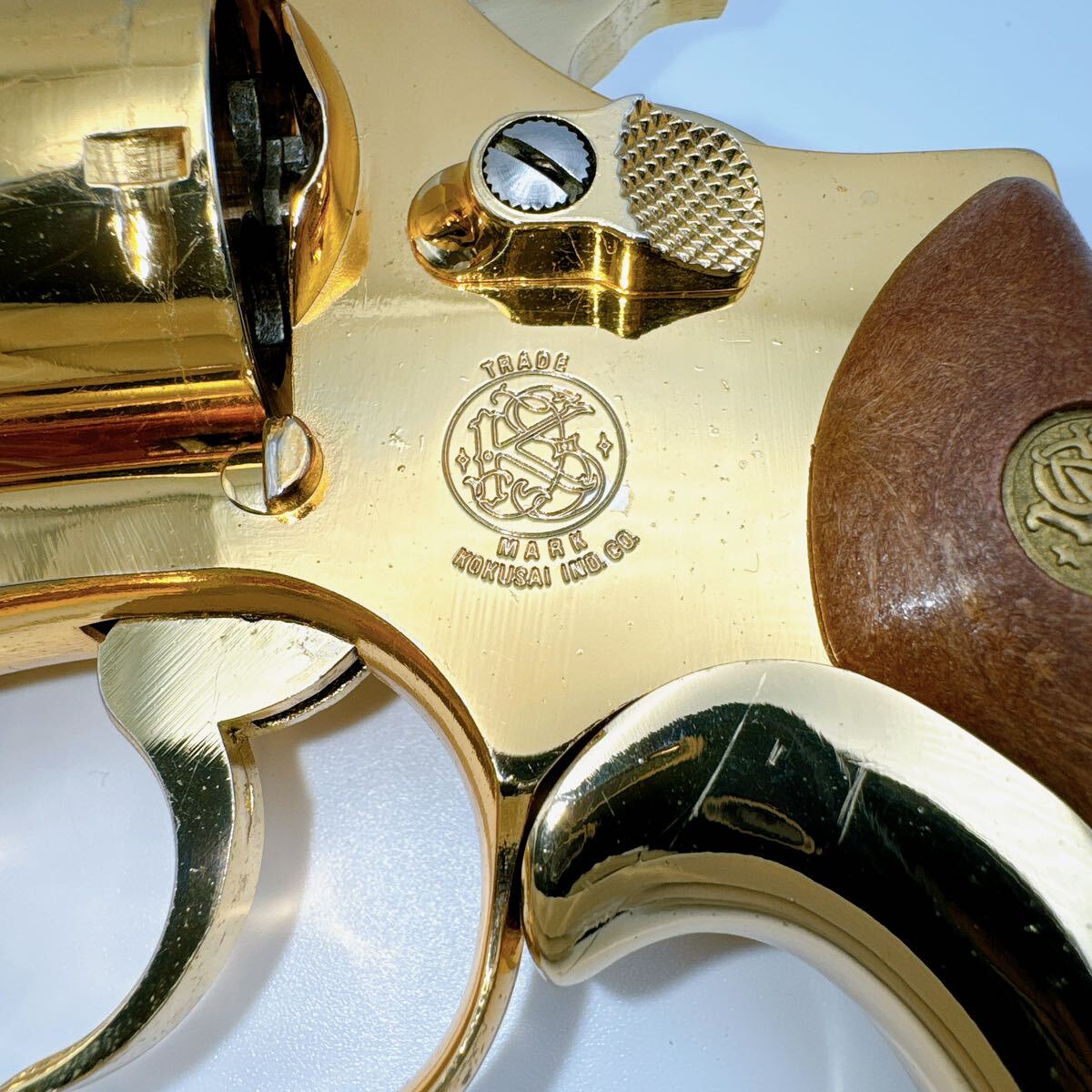 KOKUSAIコクサイ S&W M36チーフスペシャル 24k金メッキ SMG刻印 金属