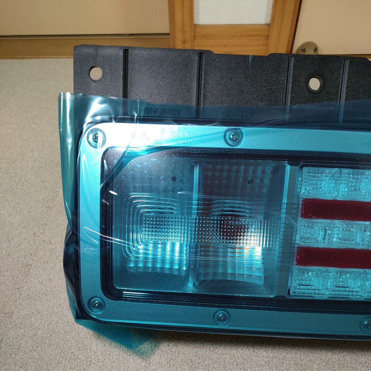 新車外し 日野 純正 LED テールランプ 左側 プロフィア レンジャー