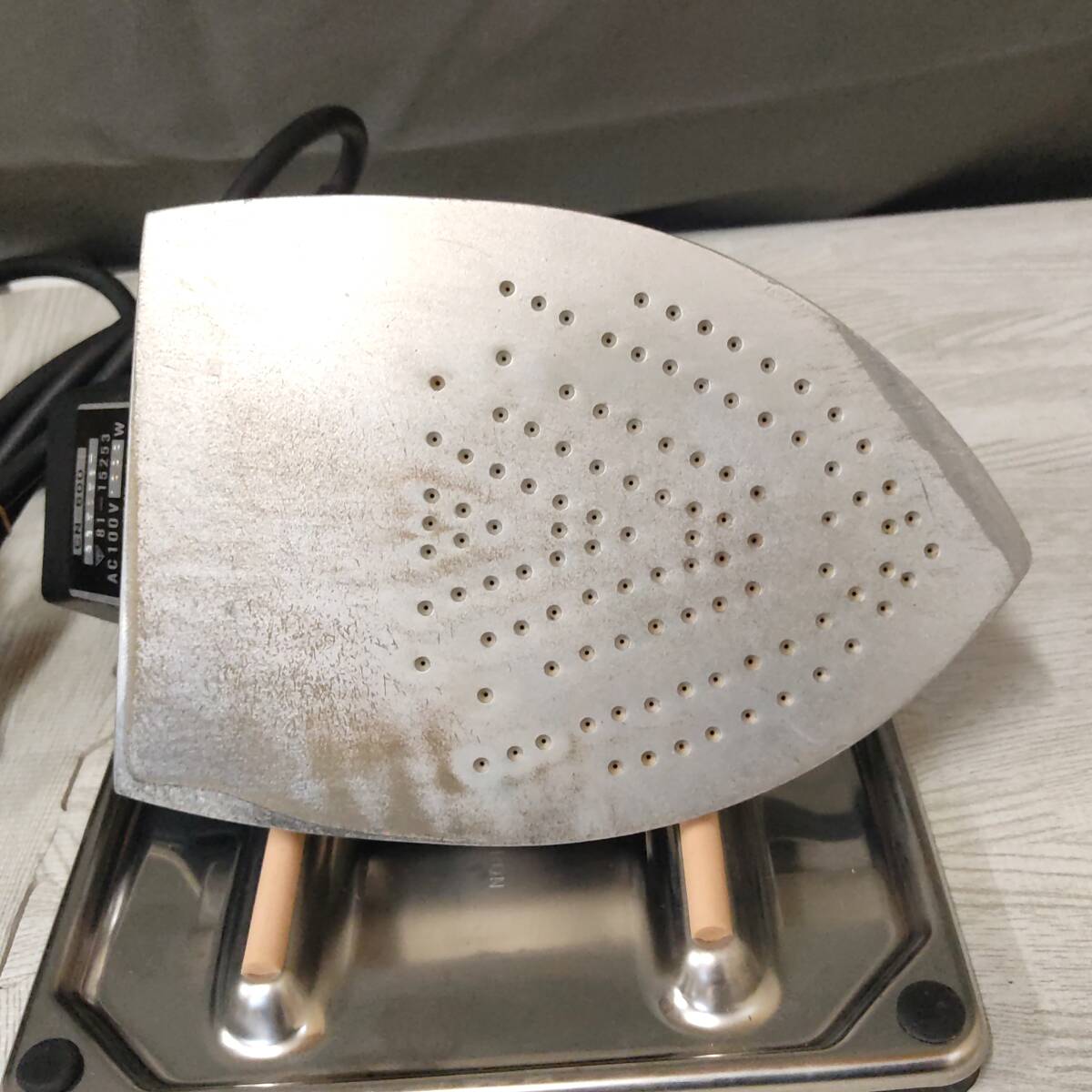 業務用アイロン ナオモト CN-600 100V 置台付 スチームアイロン 職業用