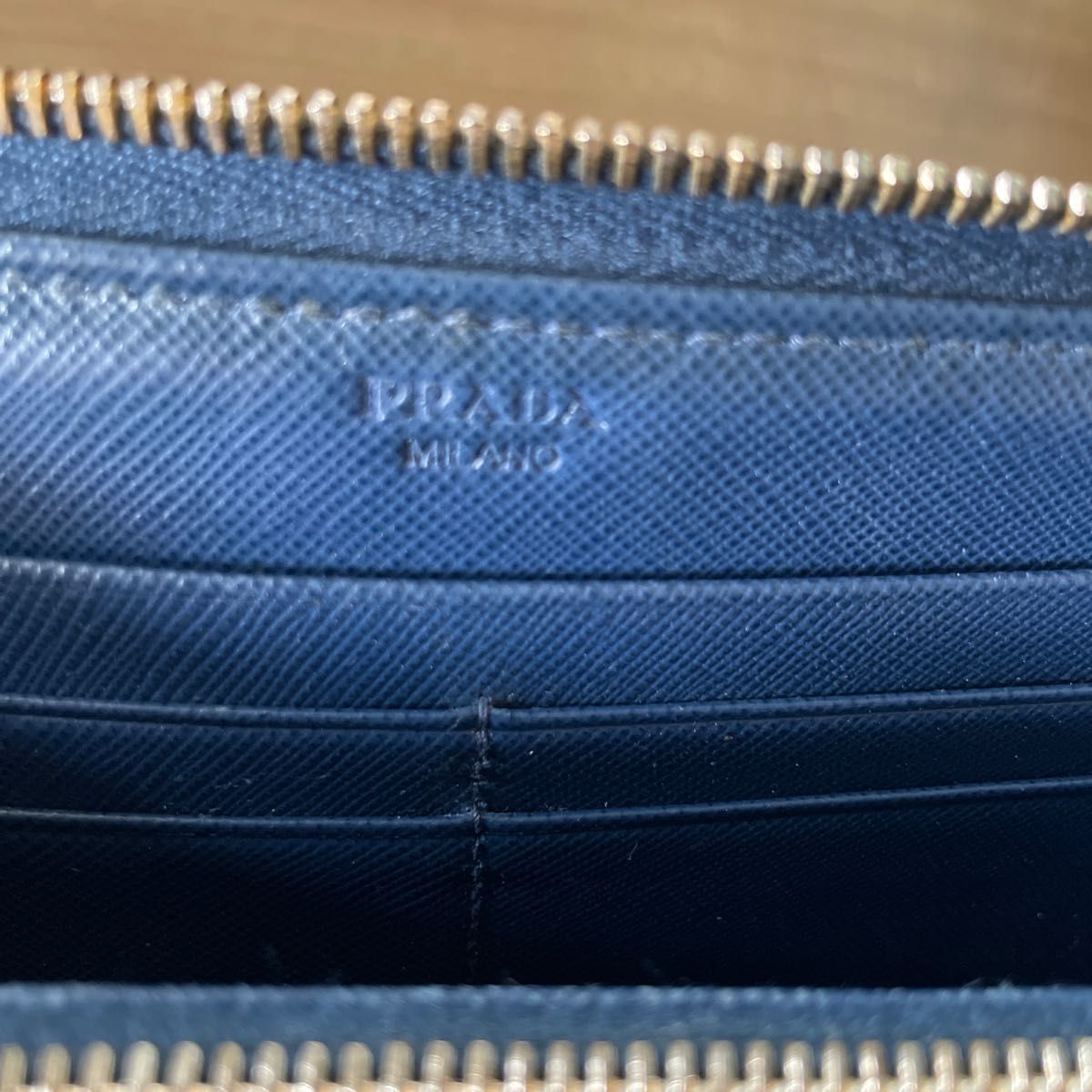 PRADA プラダ 希少ネイビー ブルー 長財布 ラウンドファスナー