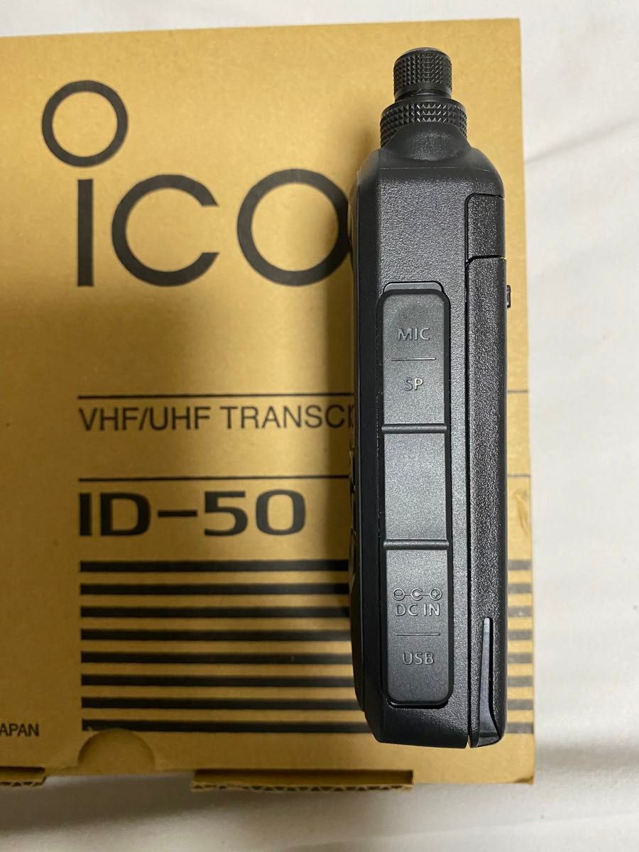 少し値下げしました ICOM ID-50 + LC-202 + HM-266LS 中古美品｜Yahoo