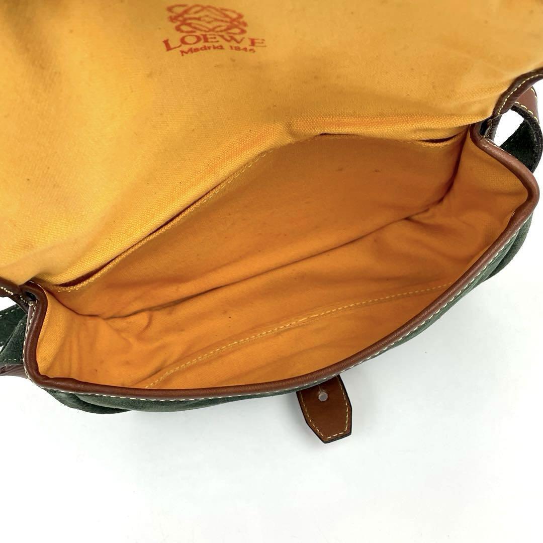 美品 LOEWE ロエベ ショルダーバッグ アナグラム ロゴ型押し ゴールド