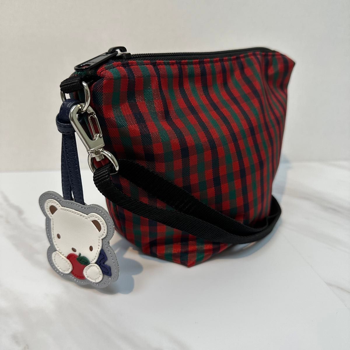 すもも様2点おまとめ買い》familiar ファミリア 完売品 舟形ポシェット