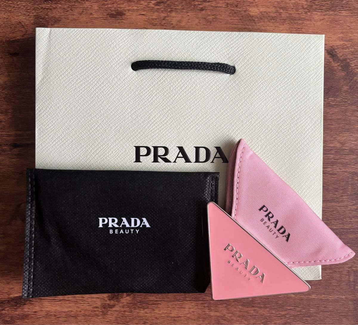 プラダ コスメノベルティ ミラー PRADA｜Yahoo!フリマ（旧PayPayフリマ）