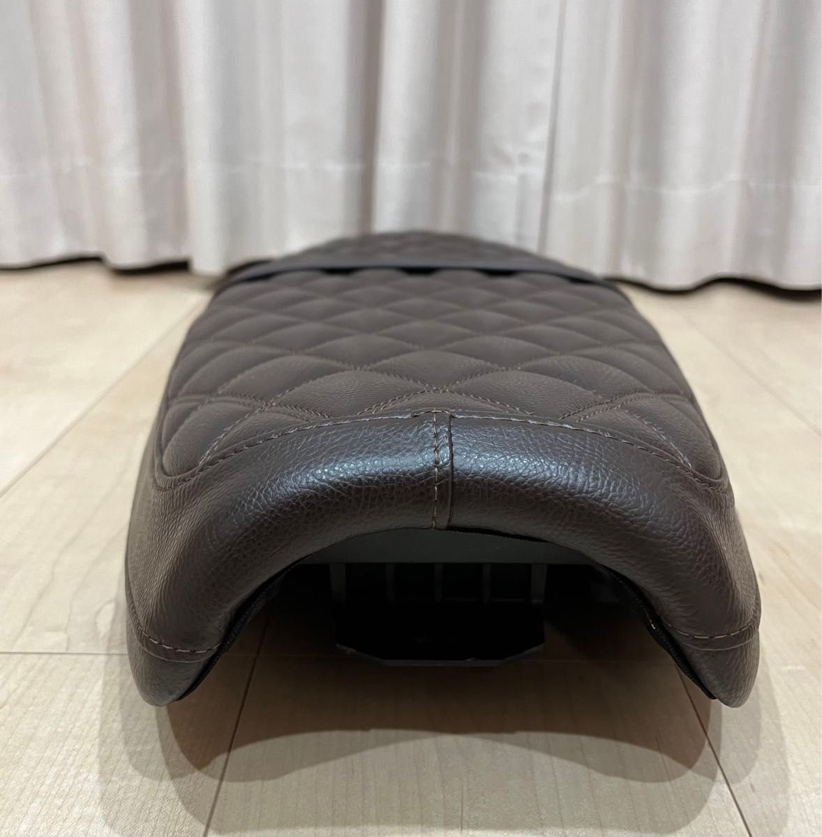 トライアンフ 純正オプション キルトベンチシート ブラウン