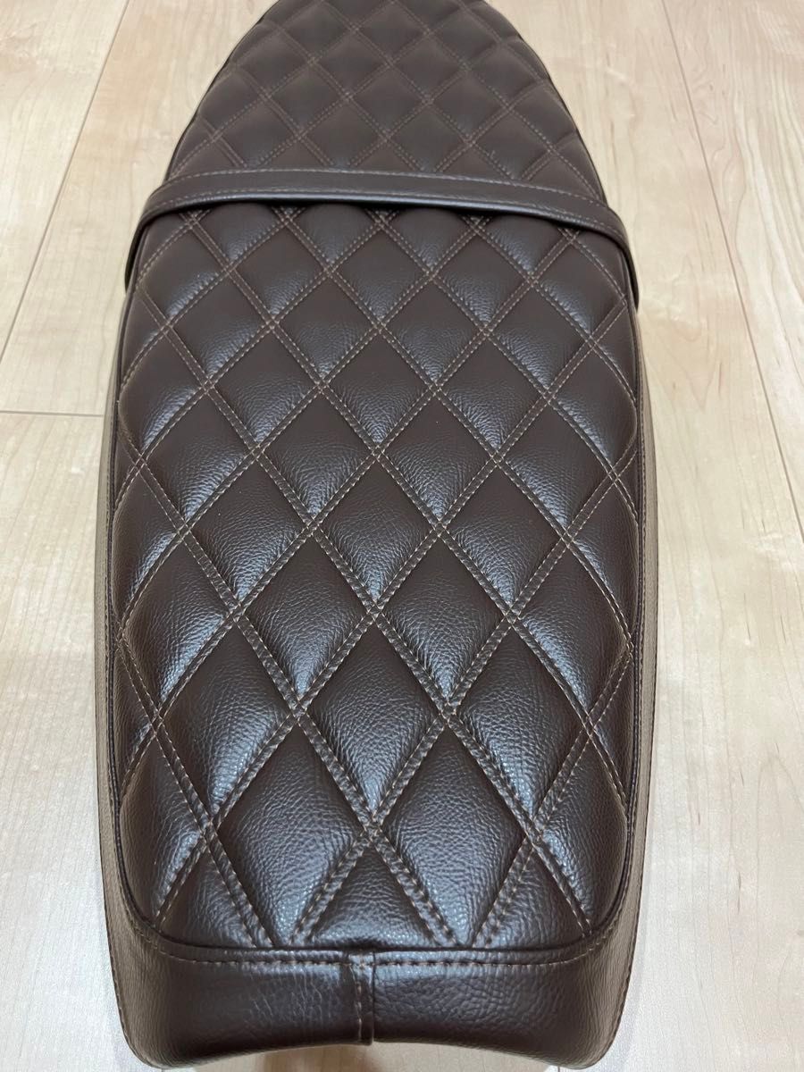 トライアンフ 純正オプション キルトベンチシート ブラウン
