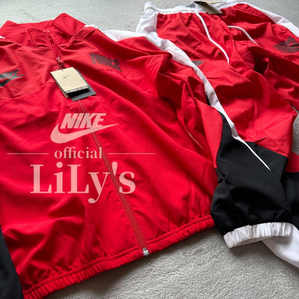 新品 NIKE上下セットアップ Sサイズ ナイロン 送料込み ナイキ 赤