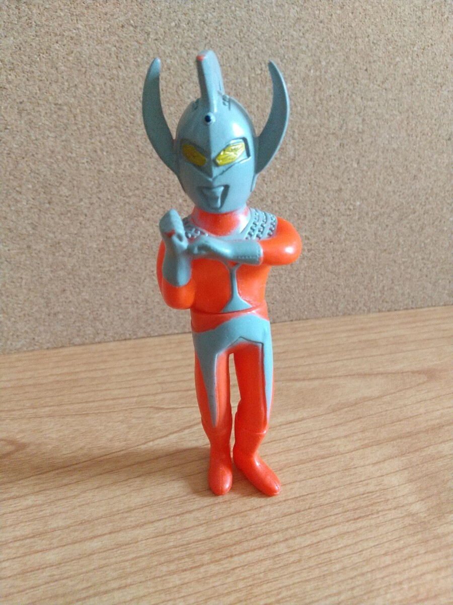 Yahoo!オークション - ブルマァク 当時物 ウルトラマン タロウ ソフビ