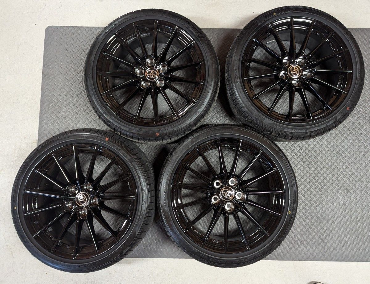 新型GRヤリス GXPA16 ENKEI製 18インチ 純正ホイール 4本タイヤ付