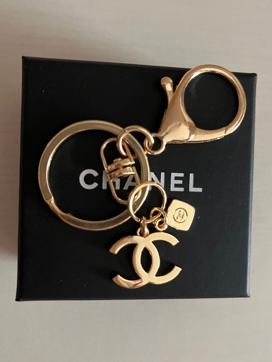シャネル CHANEL キーリング キーホルダー ホリデー 限定 チャーム
