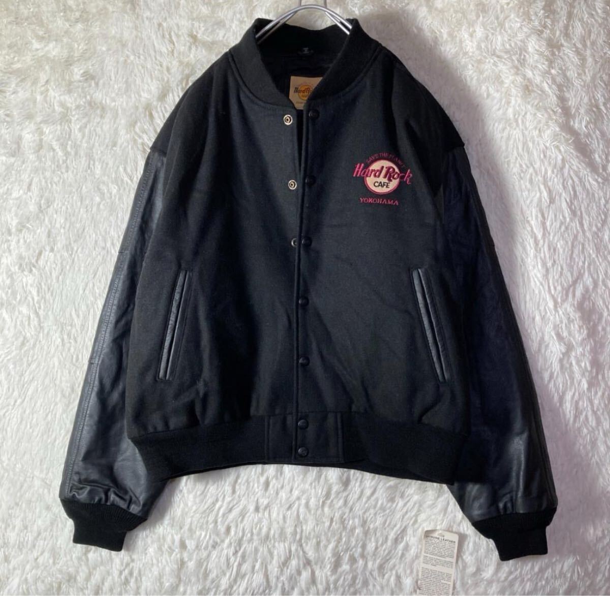 アパレル】 極美品 ハードロックカフェ スタジャン 牛革 レザ－ 袖