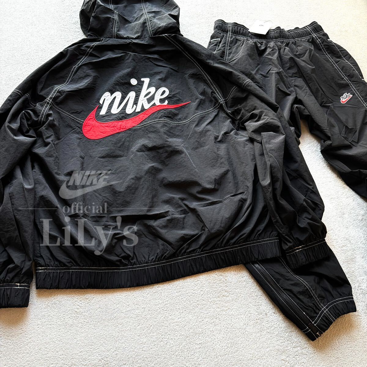 新品未使用 NIKE上下セットアップ Sサイズ 黒赤 ナイキ スウォッシュ