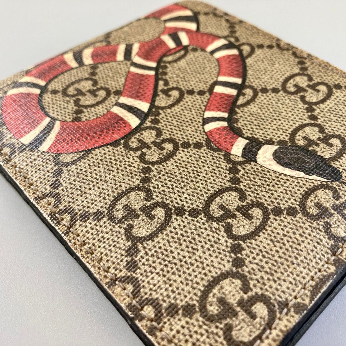 GUCCI グッチ 二つ折り財布 GGスプリーム スネーク 小型 コンパクト