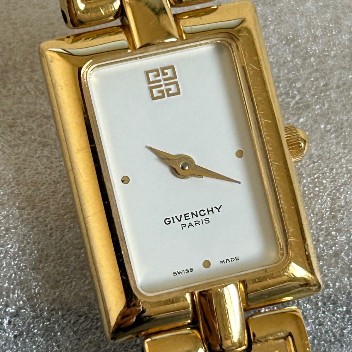 Yahoo!オークション - 1000円〜 GIVENCHY 腕時計 稼働品 ジバンシー ゴ
