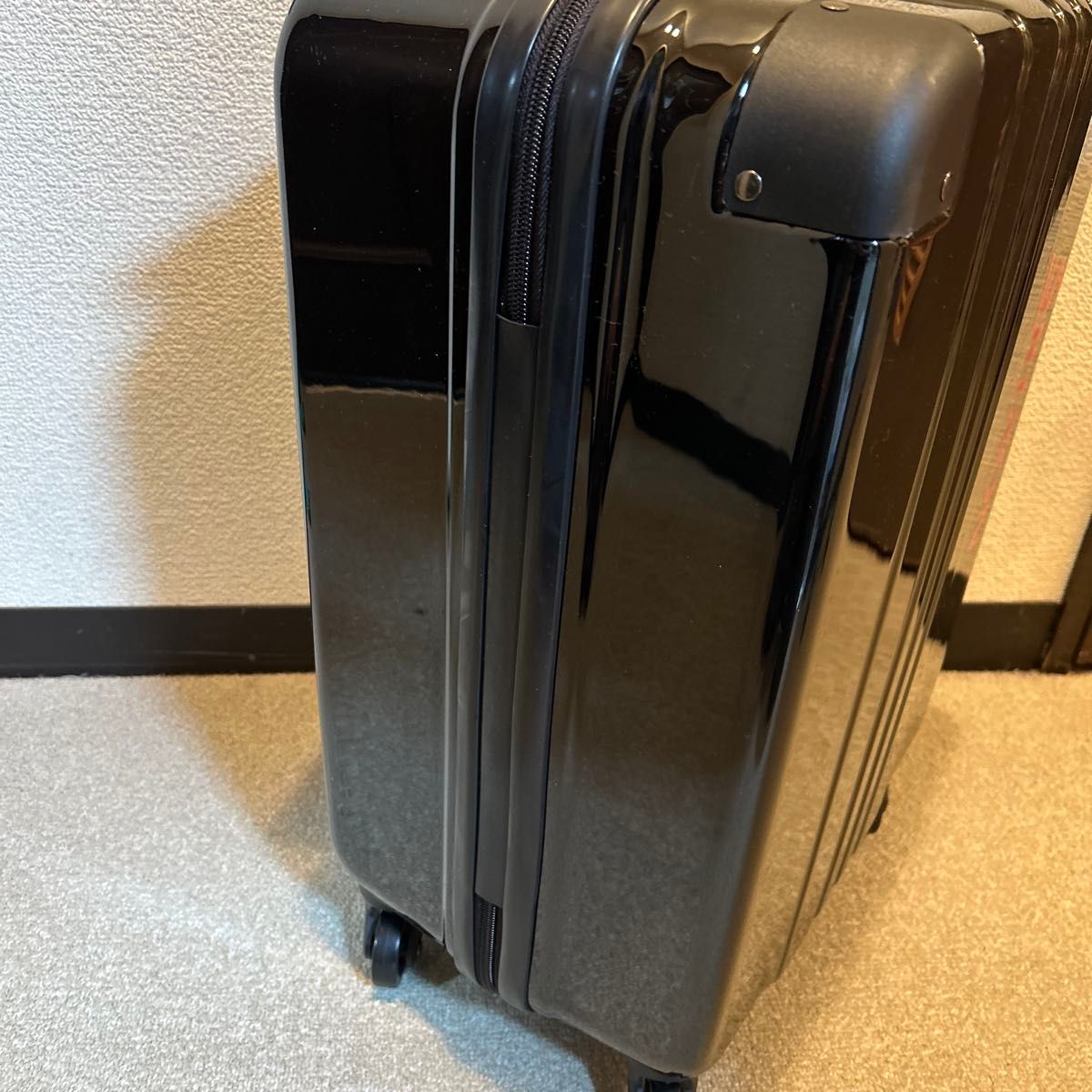 新品 SRIXON（スリクソン） キャリーケース 旅行用 TSAロック付｜Yahoo