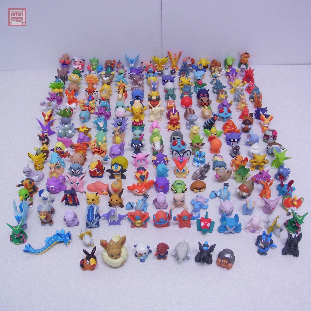 ポケモンキッズ ポケモン まとめ売り 200体 伝説 ピカチュウ ミュウ