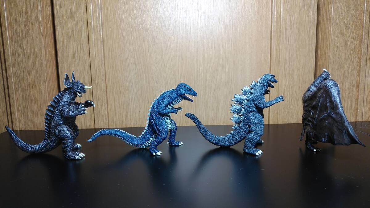 Yahoo!オークション - HGゴジラ 怪獣総進撃編 全4種・リペイント・各ミ