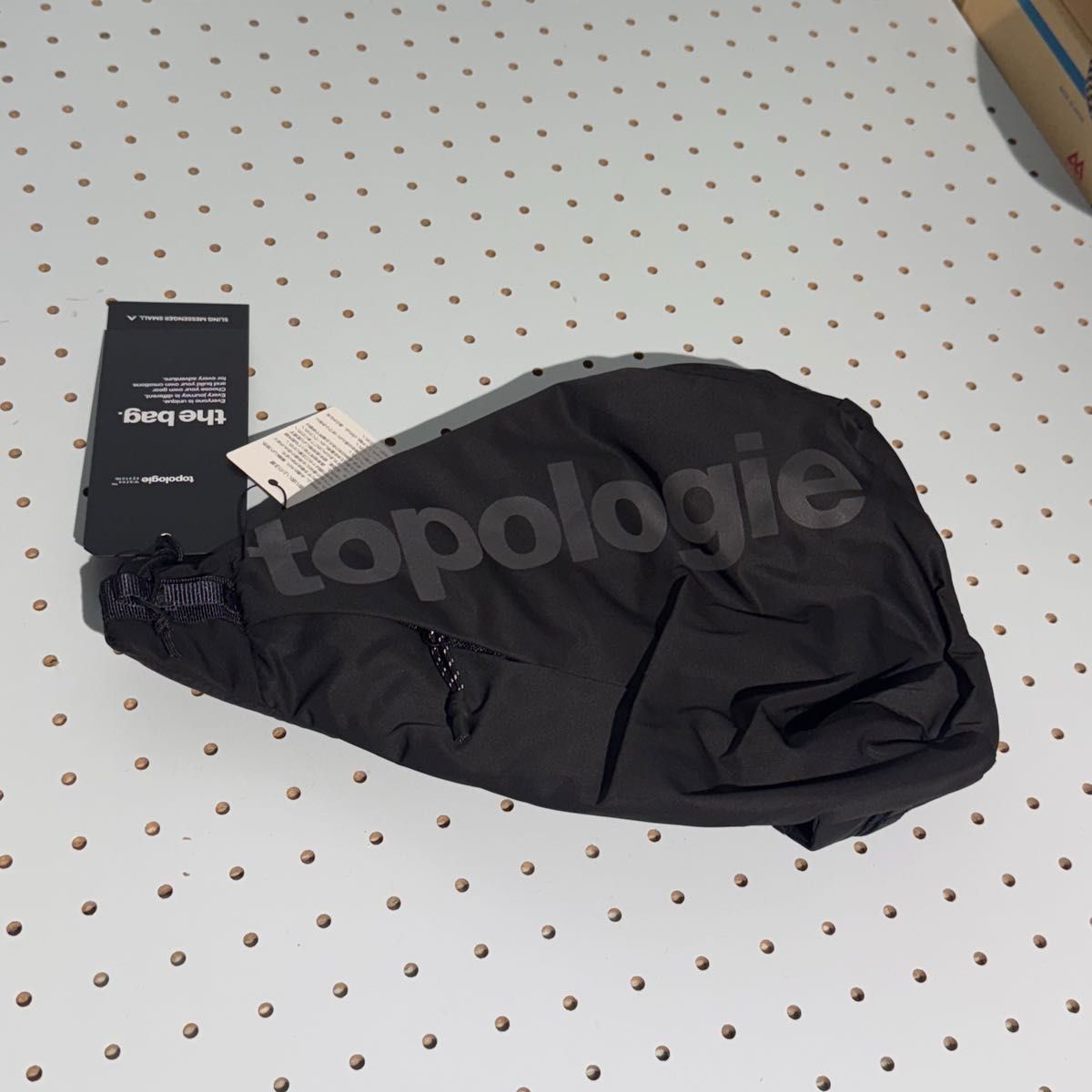 トポロジー ショルダーバッグ バッグ Sling Messenger Small スリング