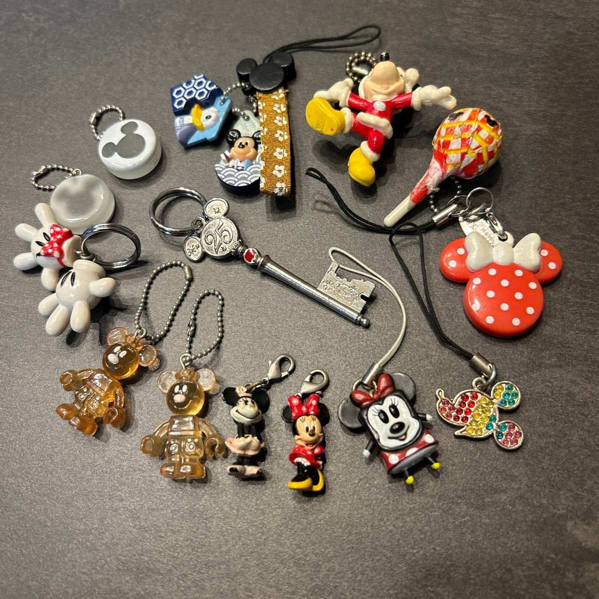 ディズニー ストラップ 14点まとめ売り ディズニーリゾート25周年