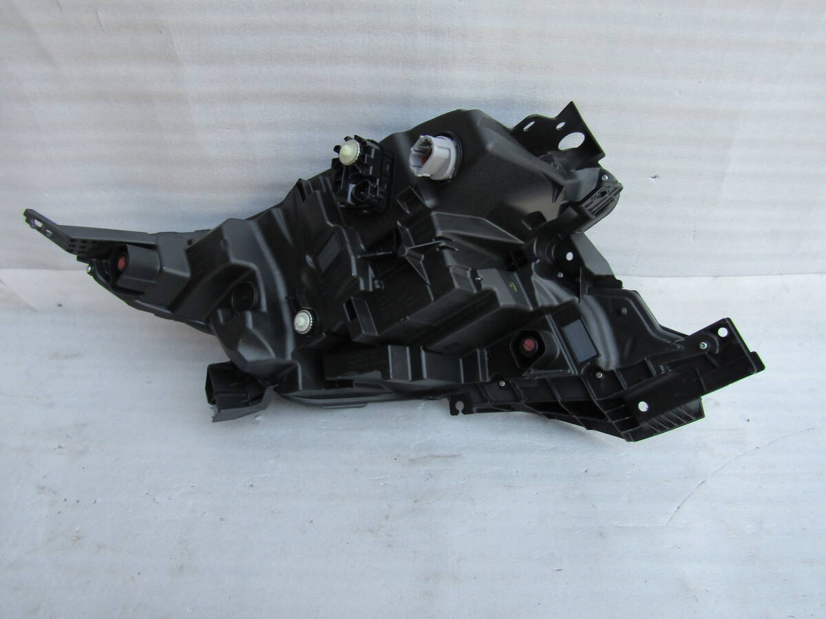 Yahoo!オークション - 美品 日産 純正 サクラ B6AW LED KOITO 100-2378