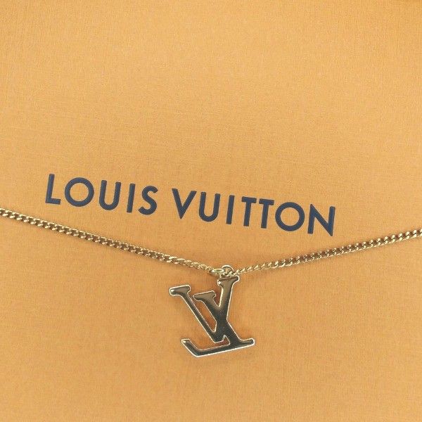 ルイヴィトン LOUISVUITTON (正規品) 美品 LVロゴチャーム&ネックレス