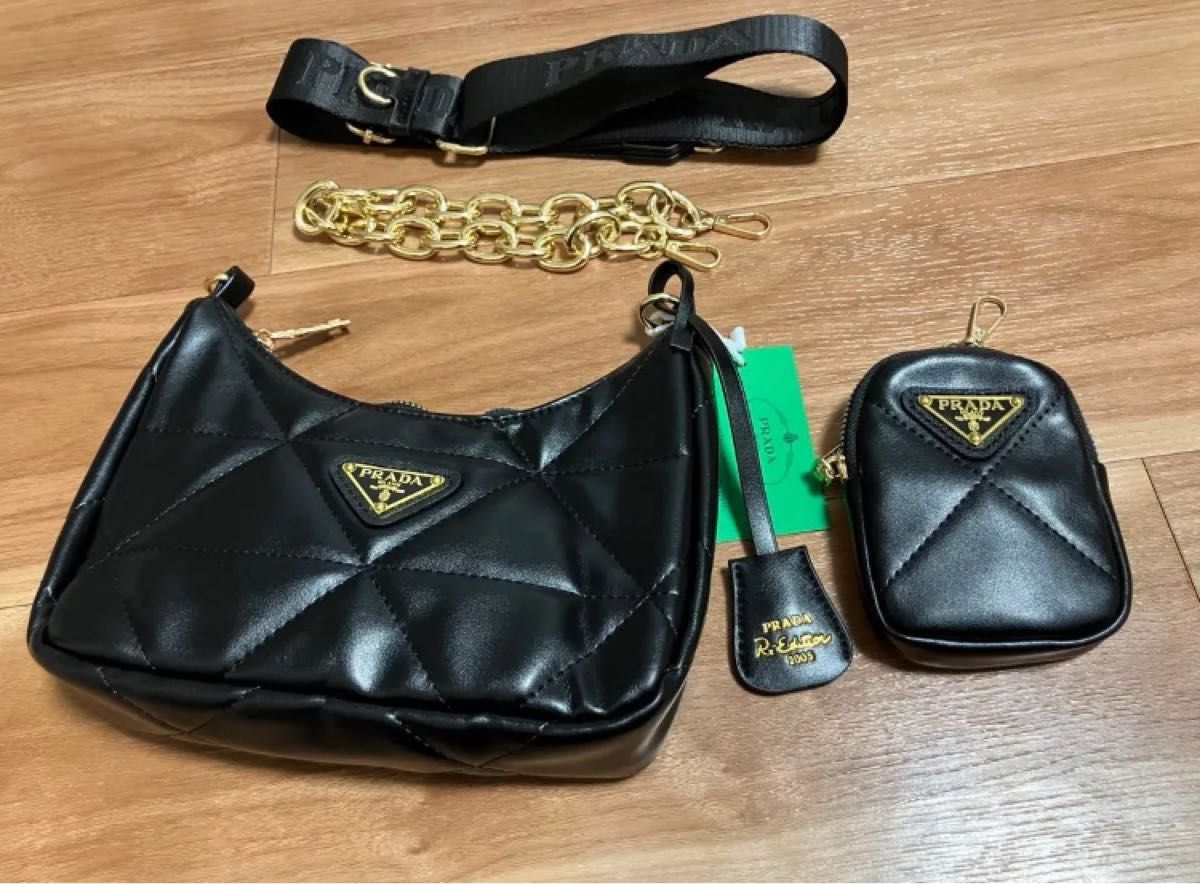 PRADA ノベルティ ショルダーバッグ ナイロン 黒 肩掛け ミニポーチ
