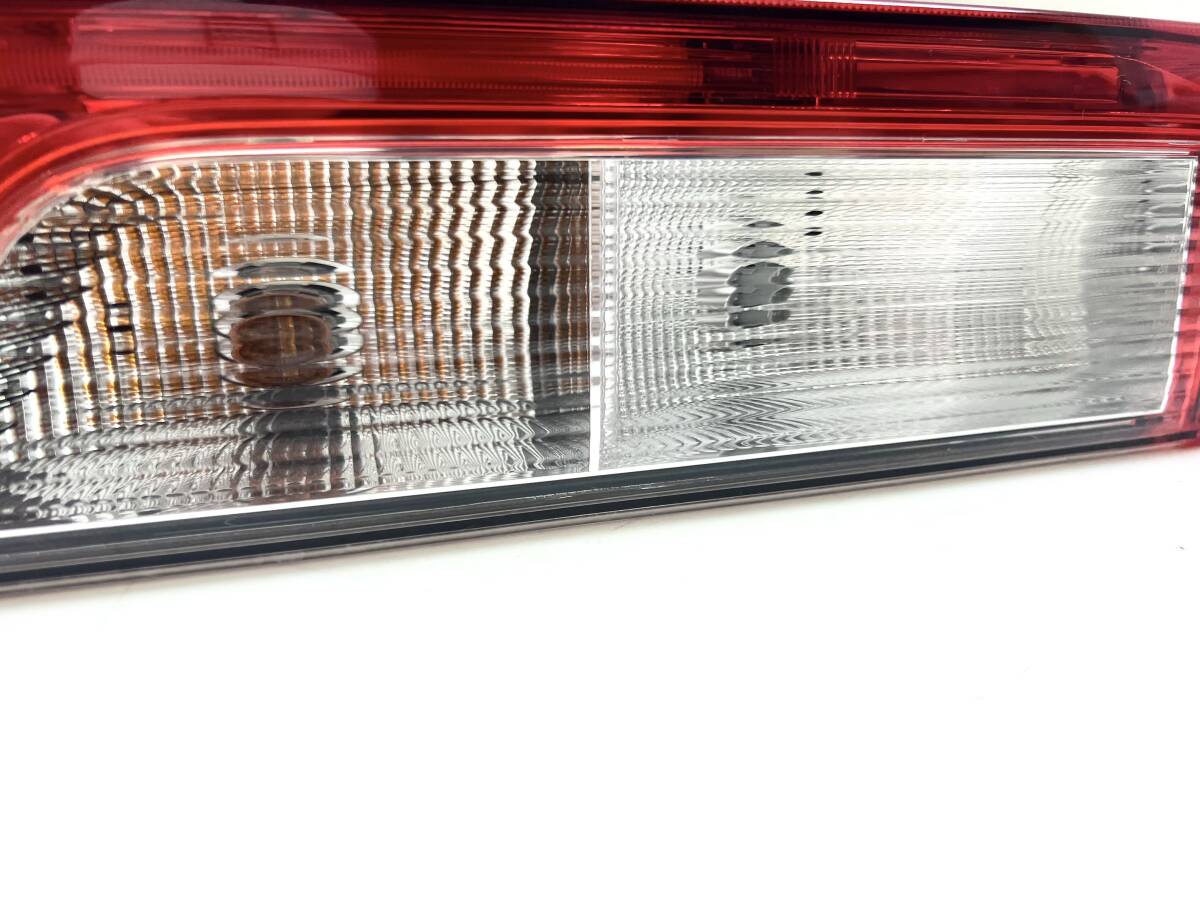 即決 エブリィワゴン DA17W / LED スズキ 純正 左 テールライト 35604