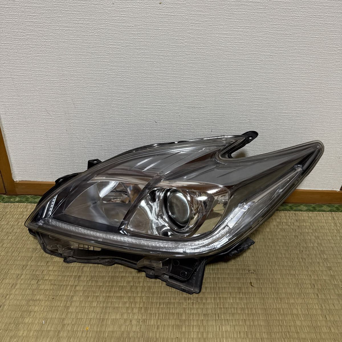 トヨタ プリウス ZVW30 後期 HID KOITO 47-52 PRIUS 左 ヘッドライト