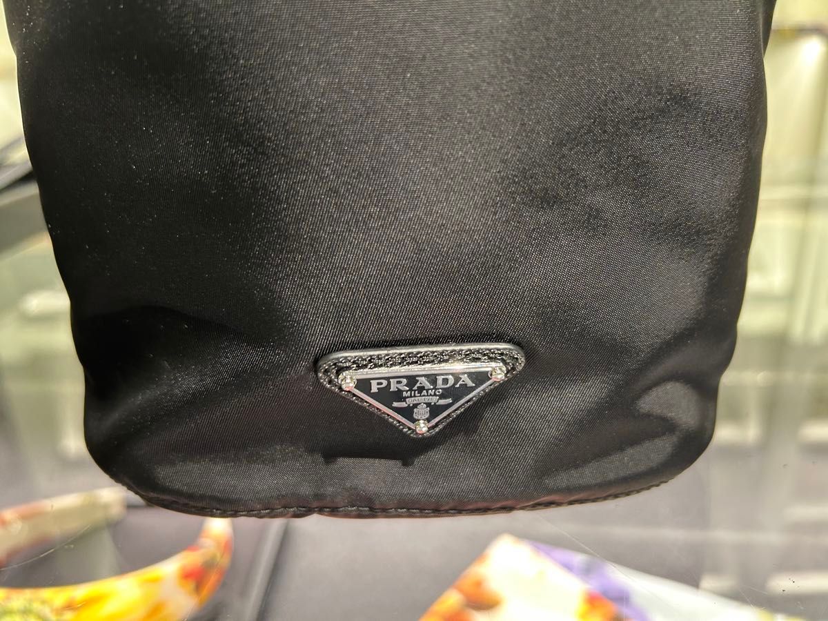 最後 新品 PRADA 巾着バッグ 巾着ポーチ 三角ロゴ ブラック 黒｜Yahoo