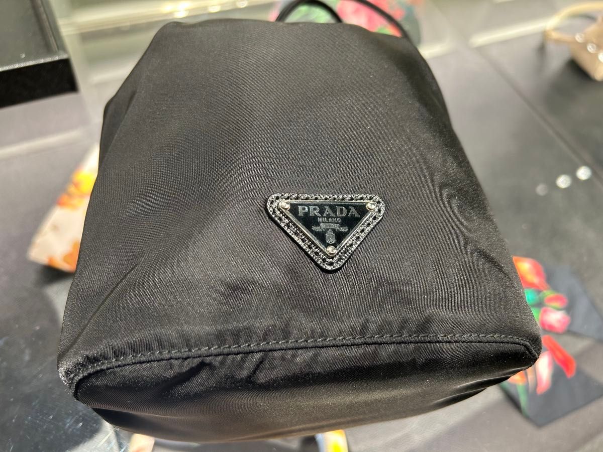 最後 新品 PRADA 巾着バッグ 巾着ポーチ 三角ロゴ ブラック 黒｜Yahoo
