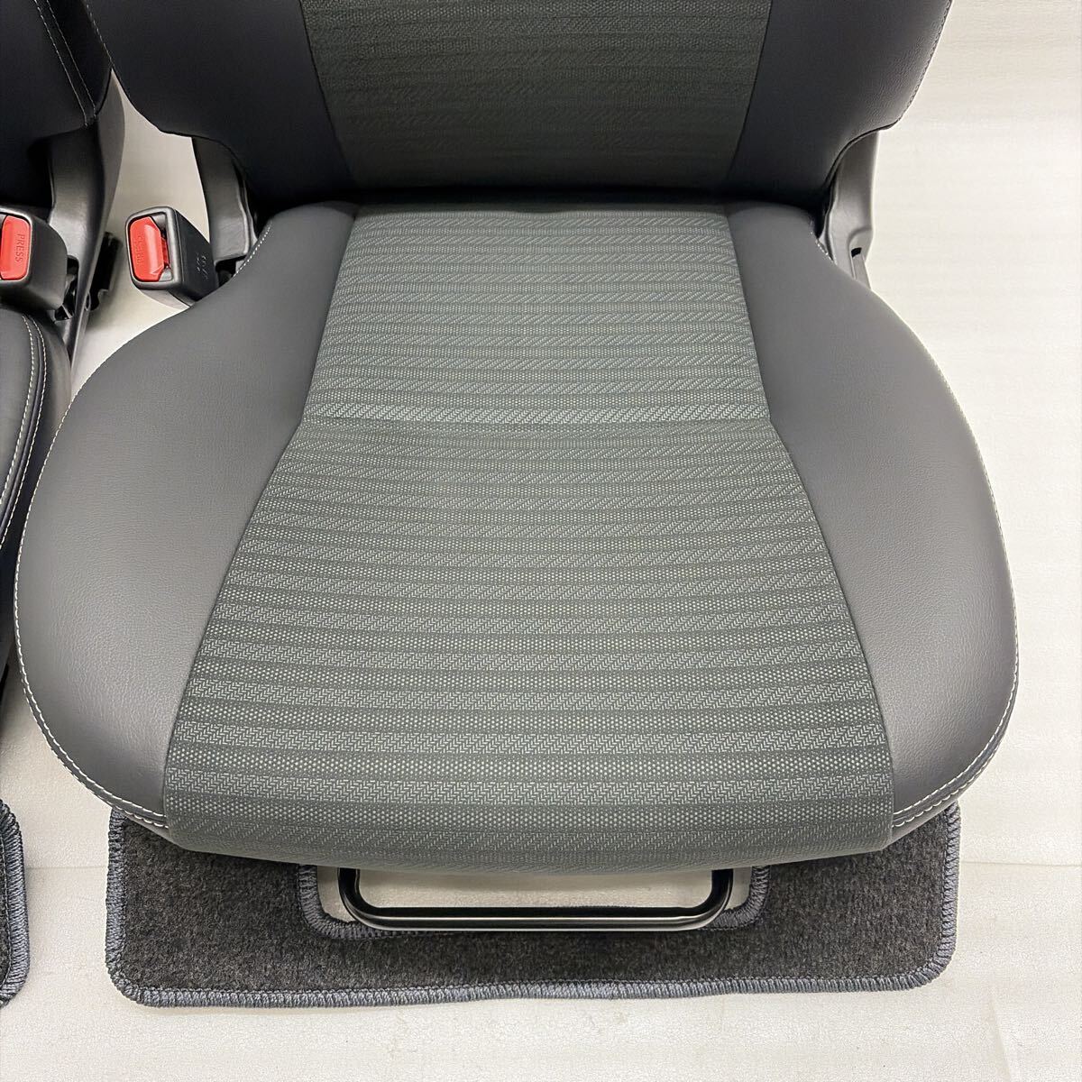 希少 新車外し 極上 ダークプライムS 「S」ロゴ入り 200系 ハイエース