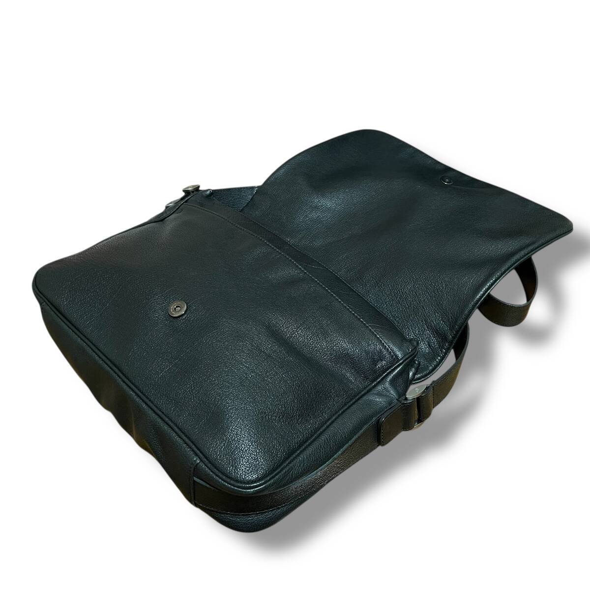 ジョルジオ 美品 GIORGIO ARMANI ジョルジオアルマーニ メッセンジャー