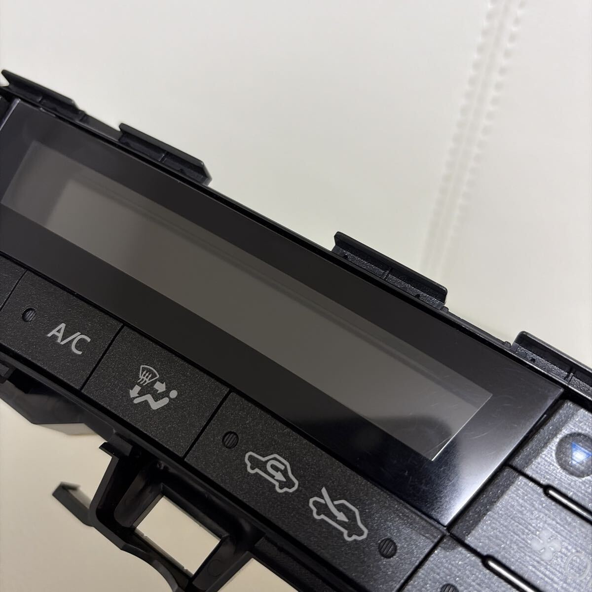 超美品 G's ZVW30系 プリウス 後期 24年〜 純正エアコンスイッチ LED