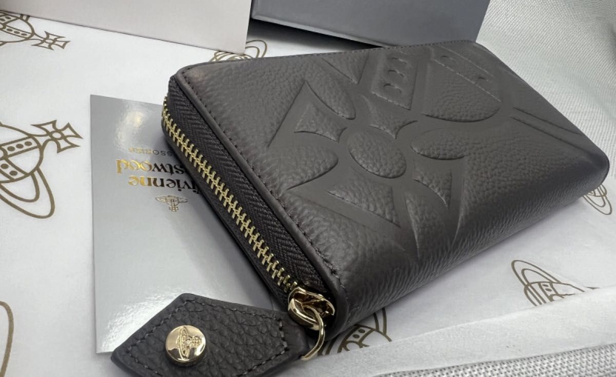 Vivienne Westwood 財布 ヴィヴィアンウエストウッド 長財布 型押し
