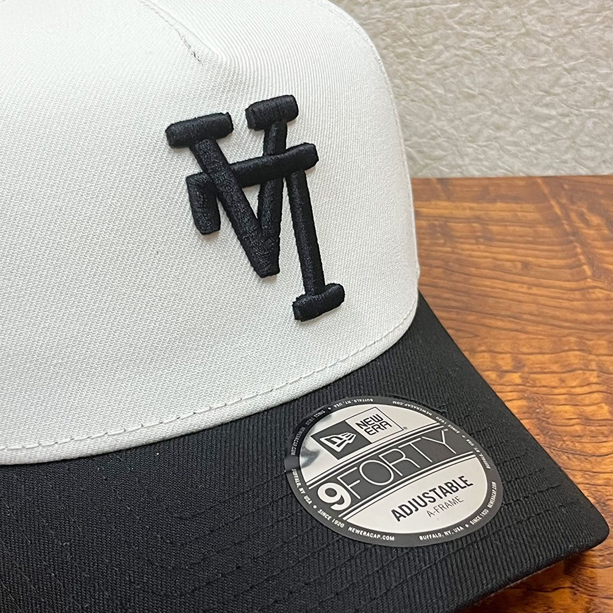 海外限定】 ドジャース 9FORTY 逆ロゴ ホワイト 黒 キャップ 限定