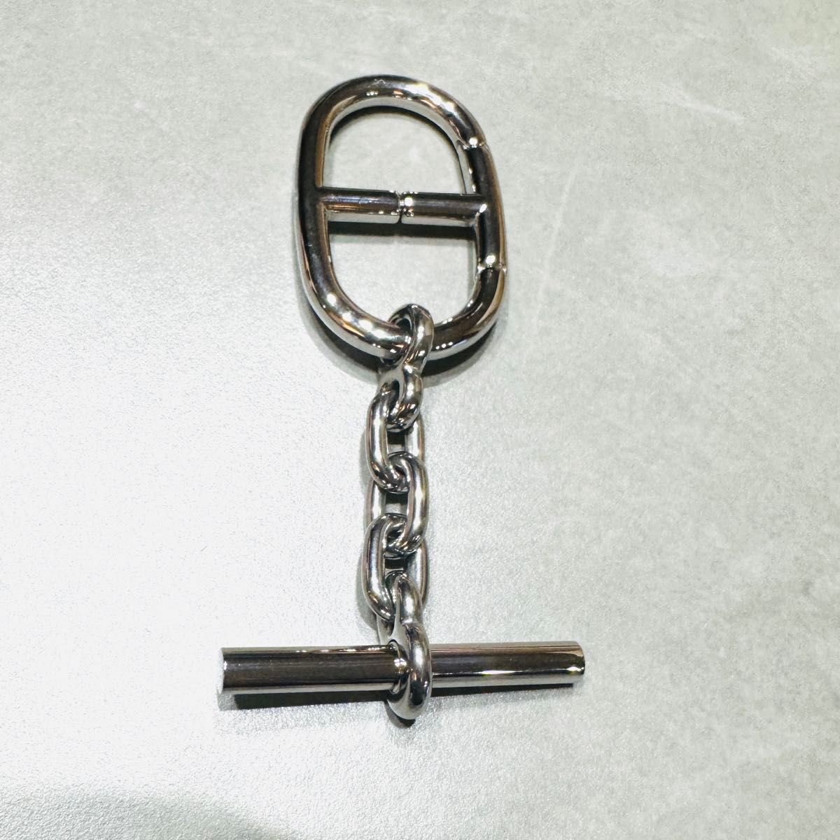 激レア HERMES シェーヌダンクル キーホルダー シルバーメタル