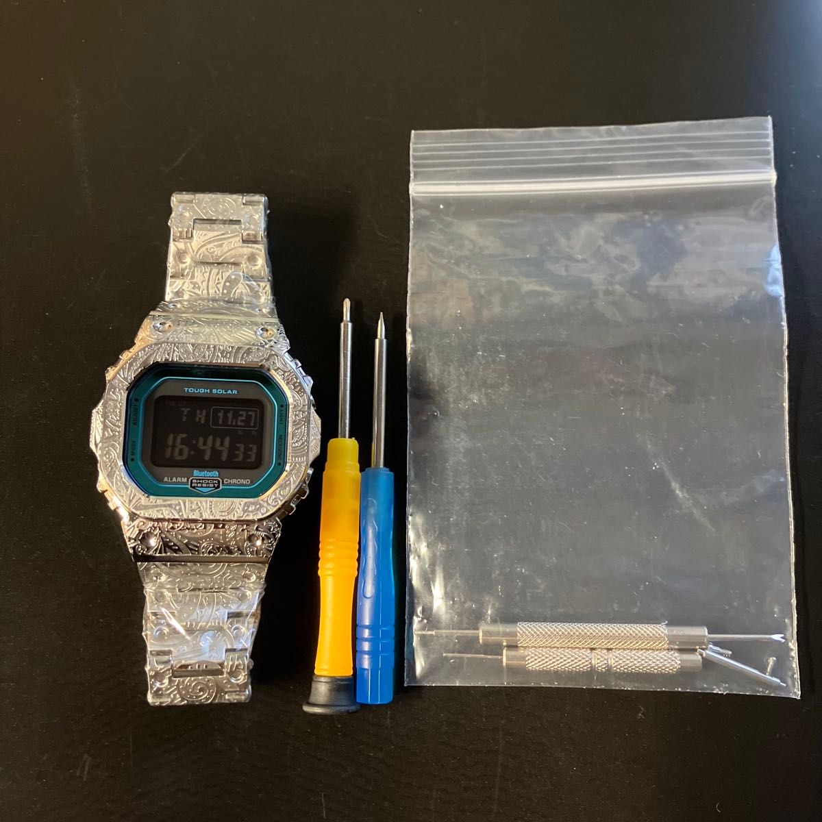 早い者勝ち】【超美品】G-SHOCK GW-B5600シルバーペイズリー柄