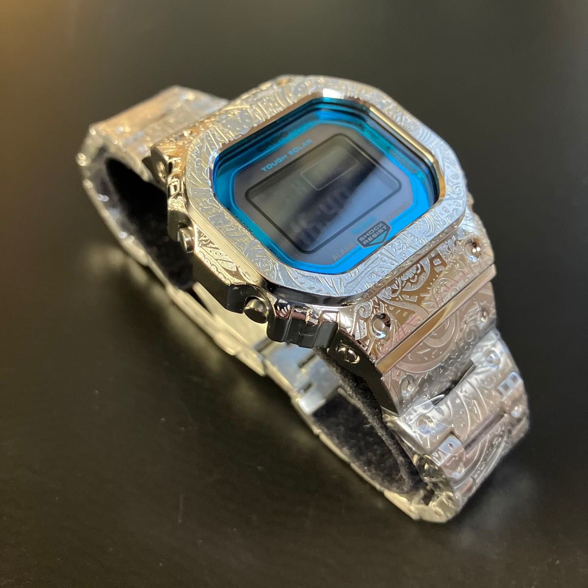 早い者勝ち】【超美品】G-SHOCK GW-B5600シルバーペイズリー柄