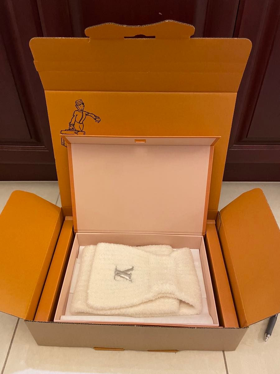 ルイヴィトン 新品未使用 M90803マフラー・オンリー LV・ミニコンフィ