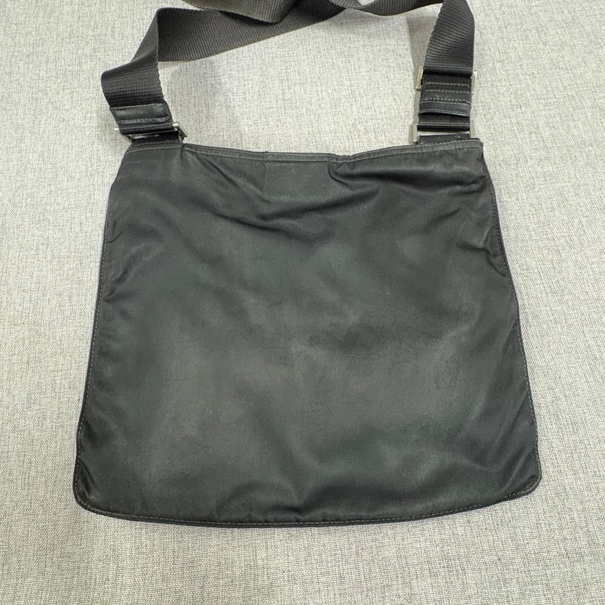 PRADA プラダ 三角ロゴ ナイロン ショルダーバッグ サコッシュ