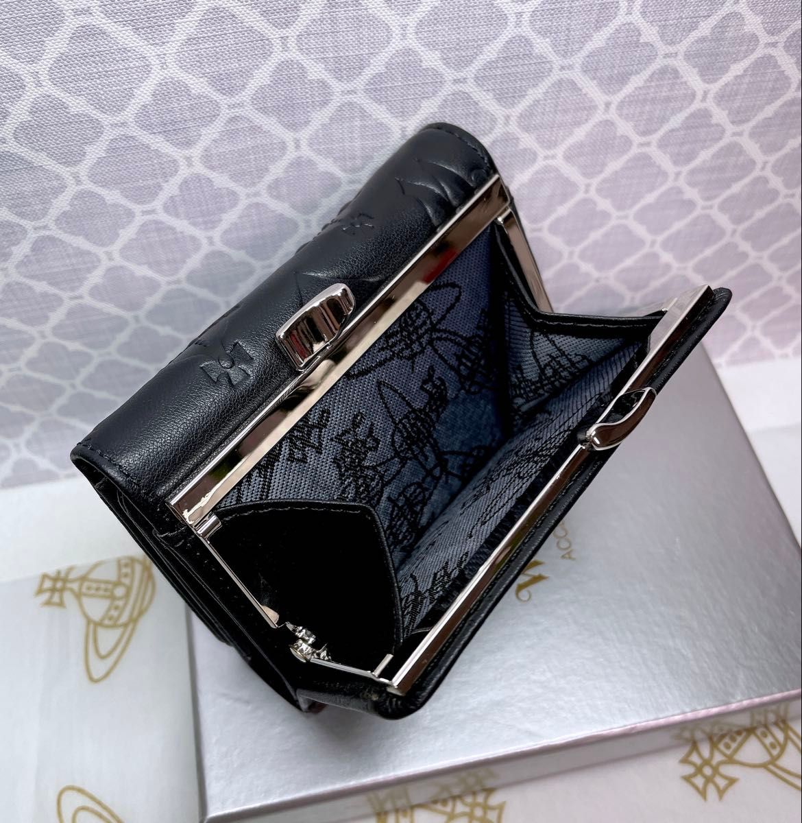 最新作 ショッパー付】Vivienne Westwood 3つ折り財布 ブラック マット