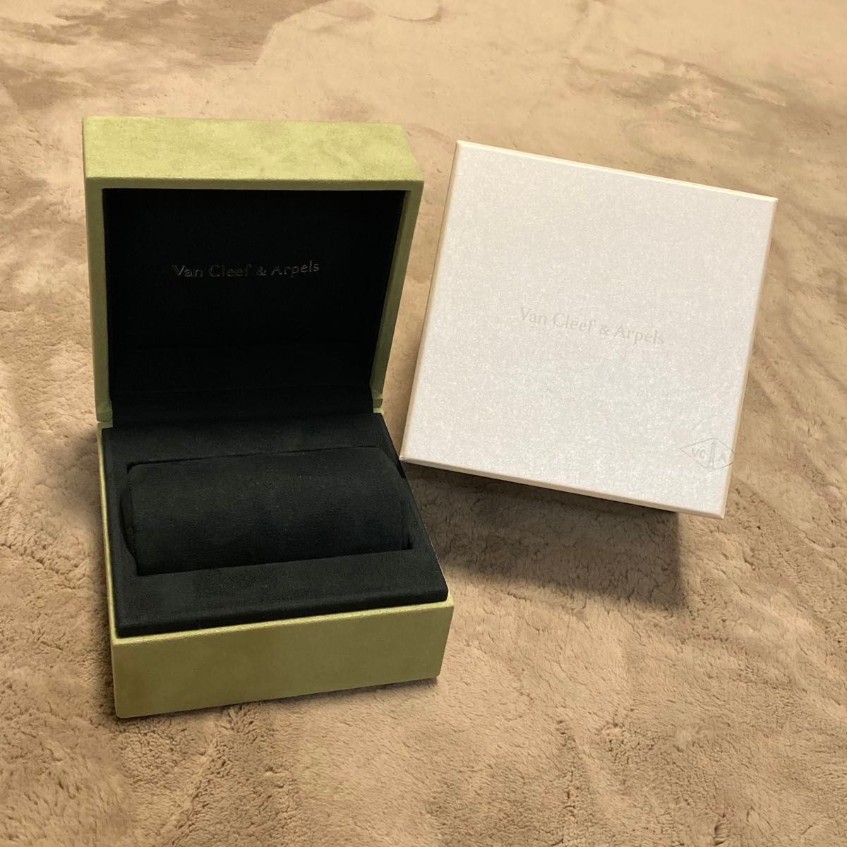 美品】Van Cleef&Arpels ヴァンクリーフ&アーペル 純正BOX ペルレ