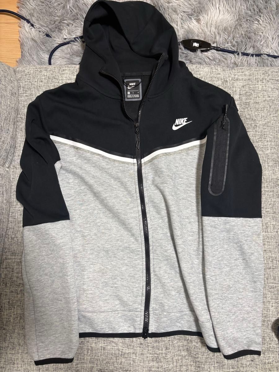 NIKE テックフリース 海外限定カラー ナイキ 黒白 セットアップ 廃盤 M