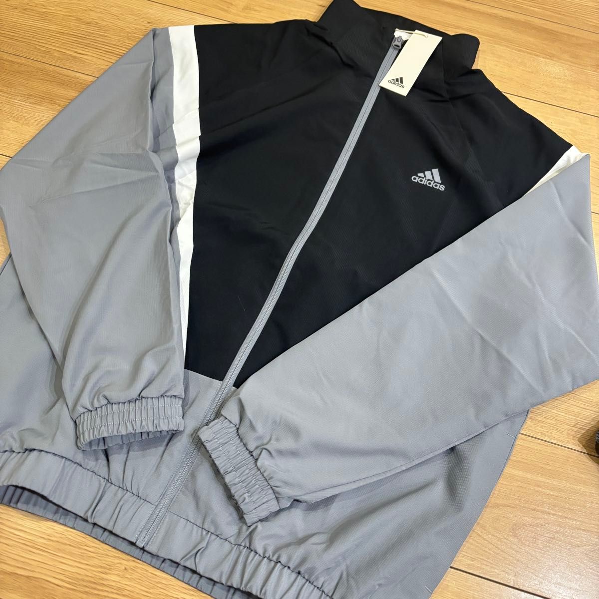 新品 アディダス adidas 上下セット セットアップ ジャージ グレー