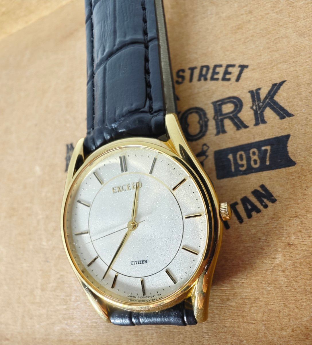 CITIZEN EXCEED シチズン エクシード ゴールド 金文字盤 シンプル 3針