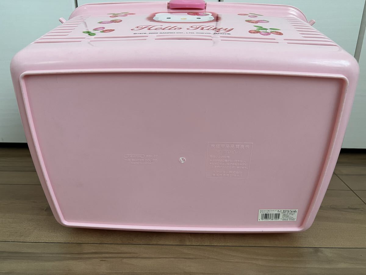 送料無料 美品 即決 サンリオ ハローキティ 行楽バスケット いちご柄
