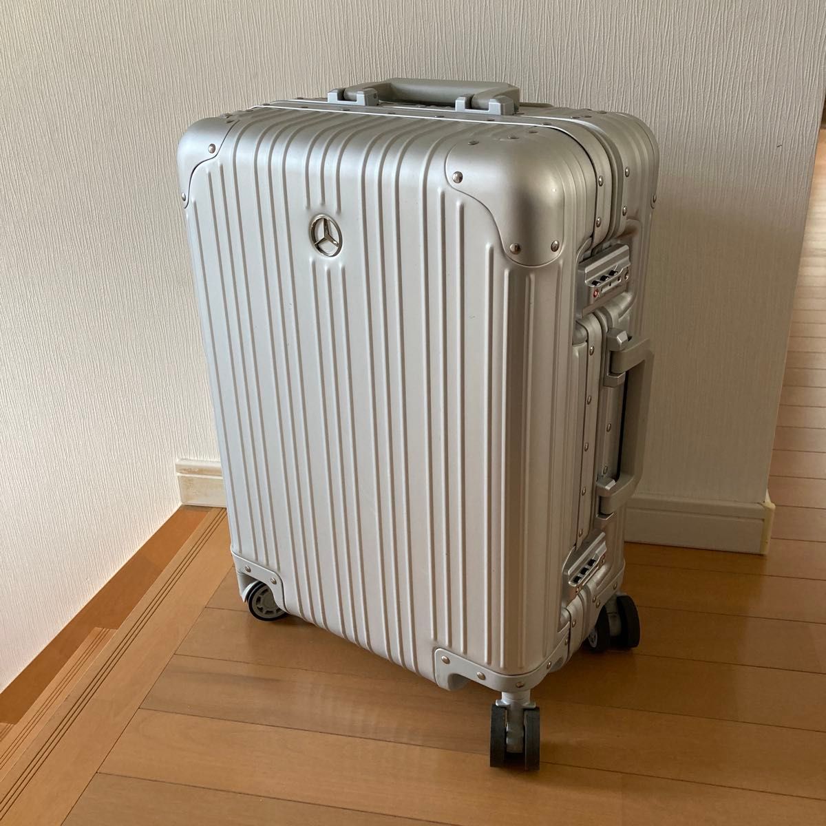 メルセデスベンツ スーツケース 32 L 機内持込み可 キャビン｜Yahoo