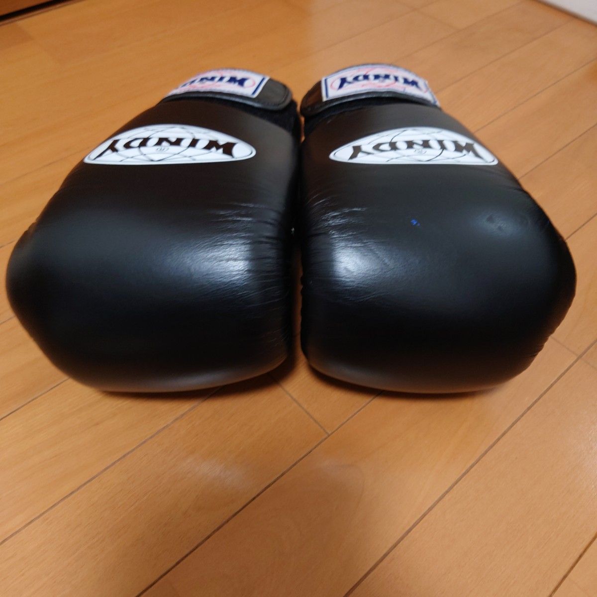 最終価格 WINDY ボクシンググローブ 黒 マジックテープ式 16oz｜Yahoo